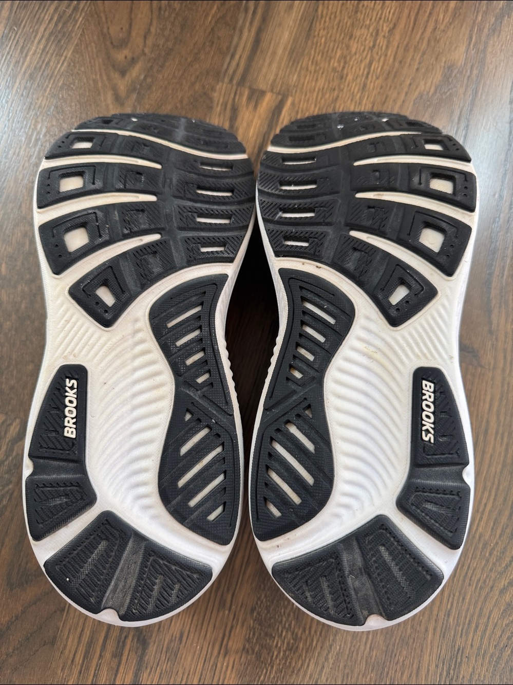Brooks Ghost 17 sneakers mens size 10 black and white running shoes - Picture 12 of 12